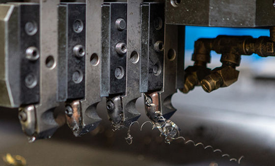 Máquina hidráulica del cortador del surco de V lado doble de acero inoxidable de la máquina del CNC V de 5,5 kilovatios que acanala