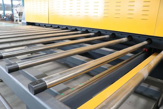 El CNC de la chapa cortó la máquina el 1250x6000Mm, V vertical ULTRAVIOLETA que acanalaba la máquina 0.4m m