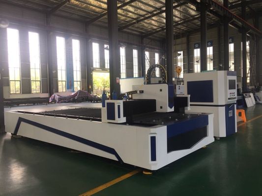 El CNC del laser del acero inoxidable cortó la máquina 3000W 12m m Raytools