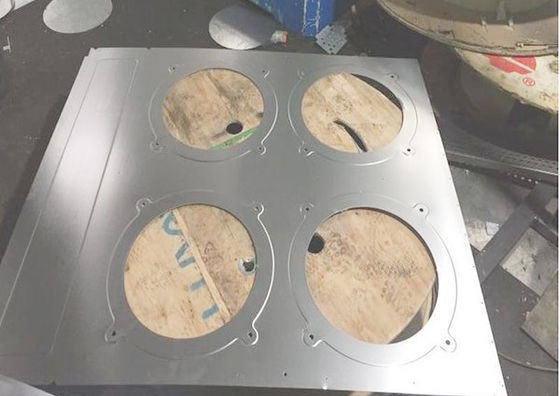 Punzonadora hidráulica del CNC 500KN, estaciones de la taladradora 24 de la chapa